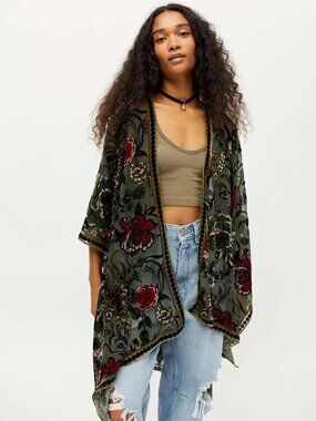 Urban Outfitters Women's Green Mayfair Burnout Velvet Robe M/L